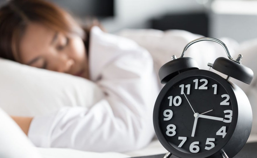 الخطايا السبعة التي ترتكبها يوميا قبل أن تنام