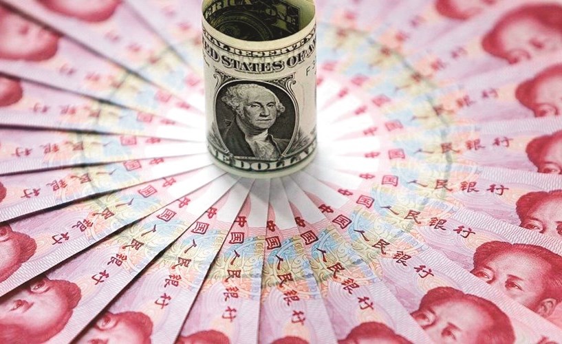 اليوان يسجل أكبر زيادة فصلية في 10 سنوات مقابل الدولار