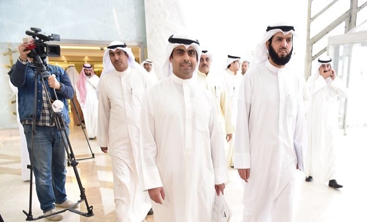 صورة | العدساني والدمخي في الطريق لتقديم استجواب الخرافي