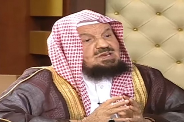 فيديو | المنيع عن زيارة النساء للقبور: لعنهن الرسول فكيف نجيز؟