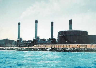 البيئة البرلمانية : محطات تحلية المياه قديمة وكان من المفترض توقفها …تعمل فقط لعدم توفر البديل