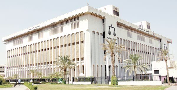 مواطن يرفع دعوى قضائية لإيقاف مشروع لأنه يعوق وصوله إلى منزله بسهولة