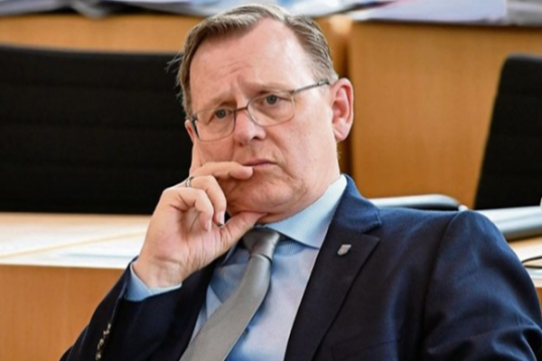 أتراك يهاجمون رئيس وزراء ألمانيا بصورة إباحية