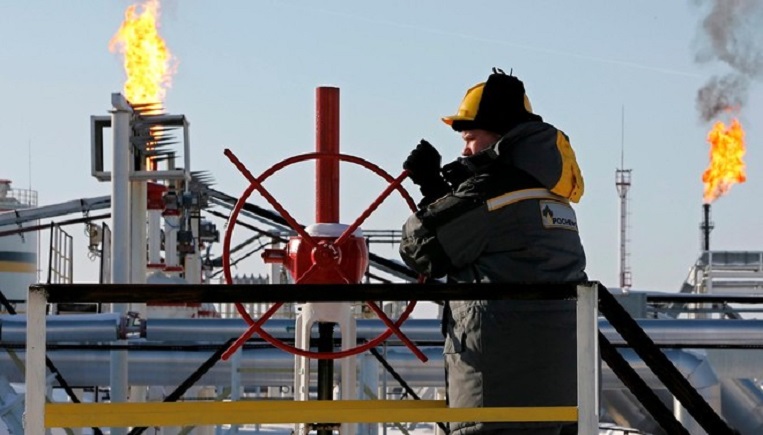 الكويت: سوق النفط يتجه نحو التوازن بخطى ثابتة