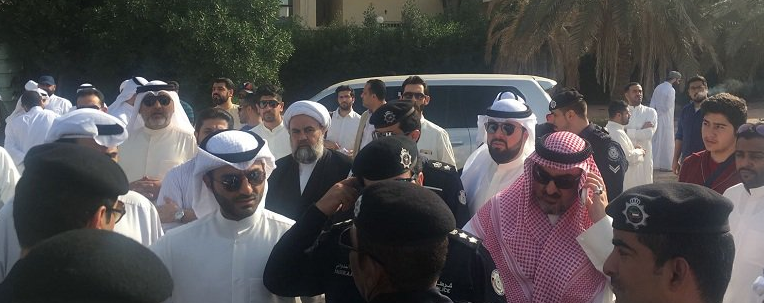 الشرطة تفض تجمعا محدودا أمام السفارة الإيرانية