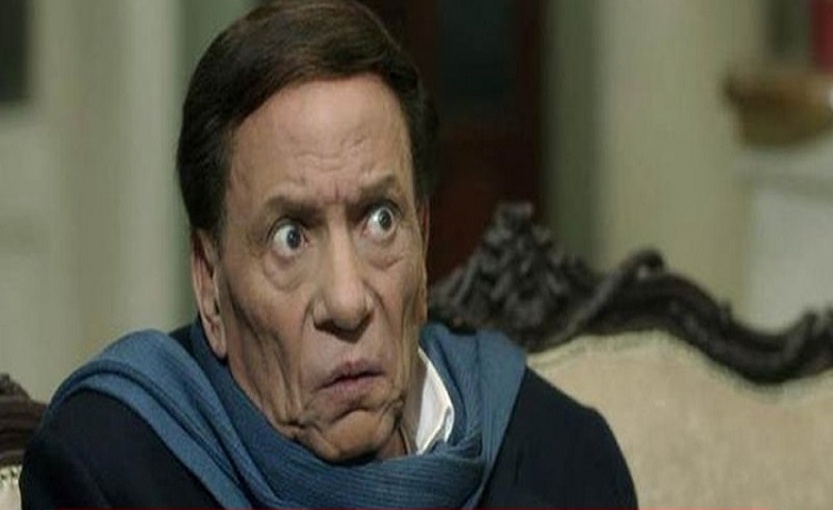 شاب يتسلل إلى منزل عادل إمام