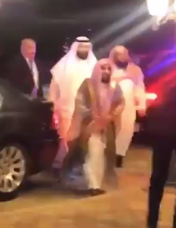 إمام الحرم المكي يزور البلاد