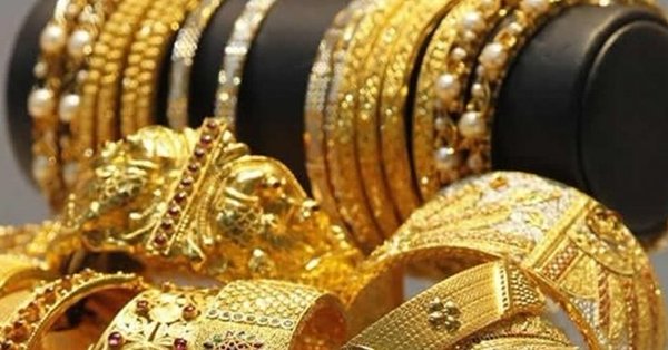 الذهب ينخفض بعد أربع جلسات من المكاسب مع انحسار توترات عالمية