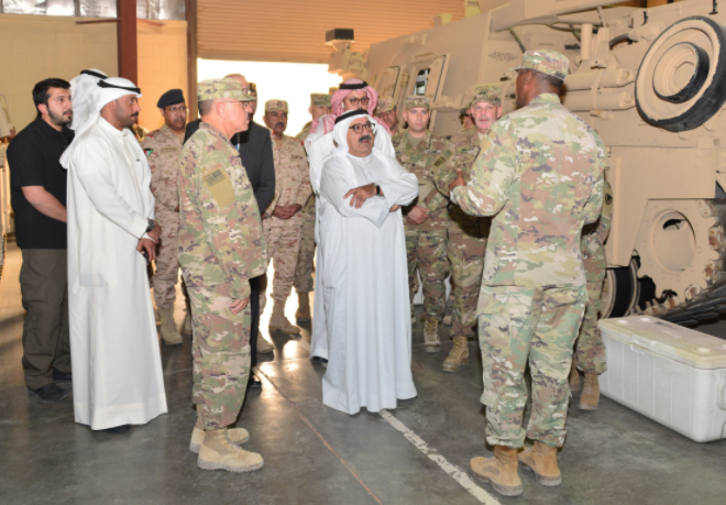 رئيس الوزراء بالإنابة يزور معسكر عريفجان