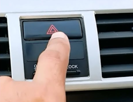 لسلامتك وسلامة غيرك …لا تهمل تشغيل الانتظار في سيارتك