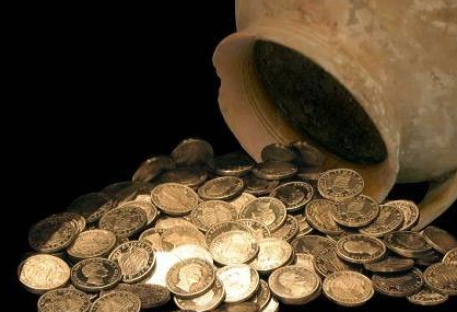 طفل يعثر على كنز فريد من نوعه