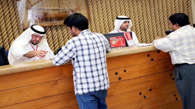 تحويلات غير مسبوقة للوافدين بالكويت