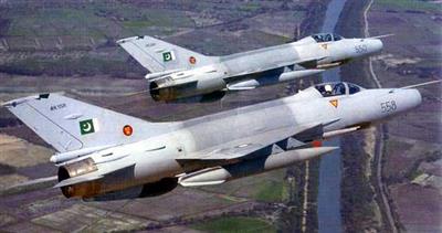 أفغانستان تتهم باكستان بتنفيذ ضربات جوية على أراضيها