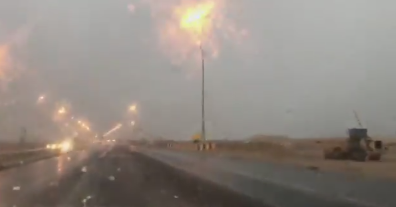 بالفيديو | هطول أمطار على شمال الكويت اليوم