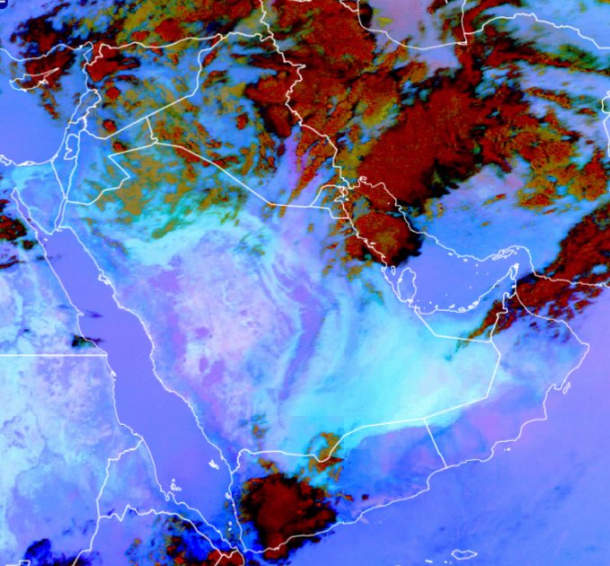 صورة من القمر الصناعي للغيوم حاليا
