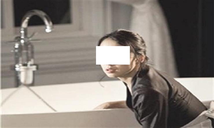 طبيب لمواطن: “مبروك خادمتك حامل”!