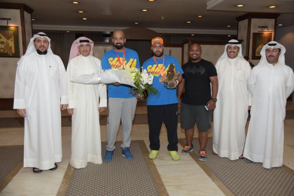 أبطال الكويت المشاركين في بطولة رالي باها قطر العالمية للراليات الصحراوية وصل البلاد
