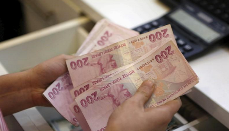 انهيار قياسي للعملة التركية