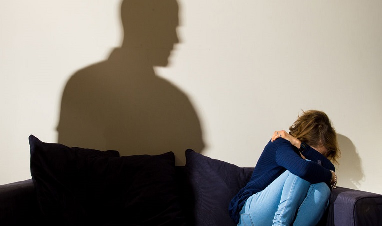 معلم مصري يعترف بهتك عرض تلميذة والتحرش بأخريات!