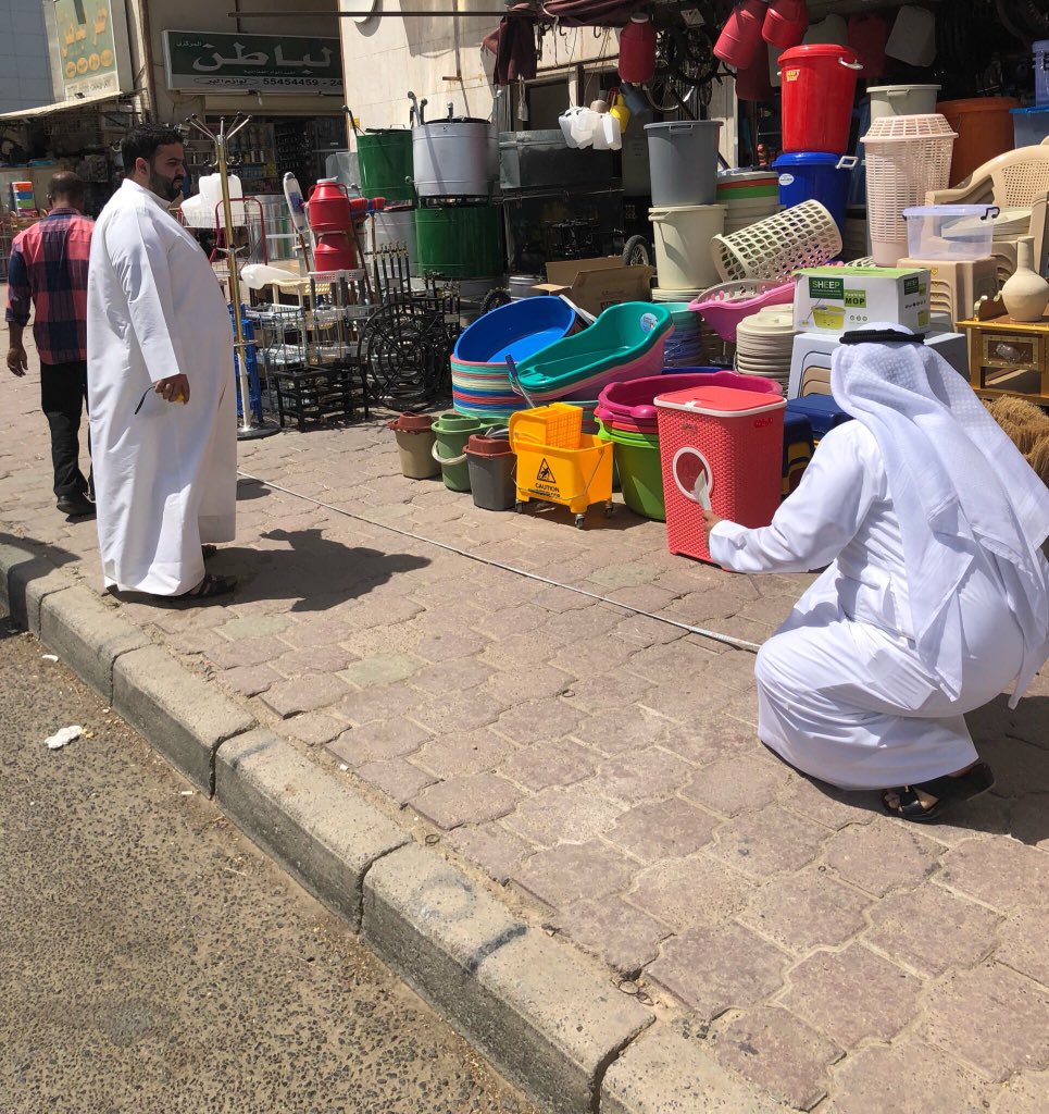 رفع 22 سيارة وتحرير14 مخالفة بـ “أسواق الجهراء”