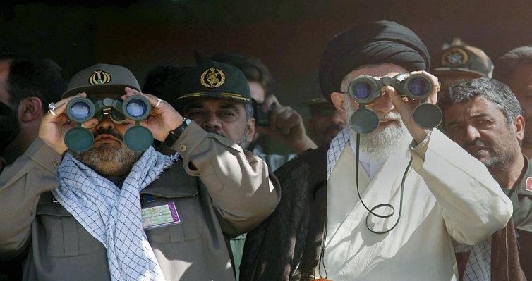 النظام الإيراني: الغرب يتجسس على مفاعلاتنا النووية بـ”حيوانات زاحفة”!