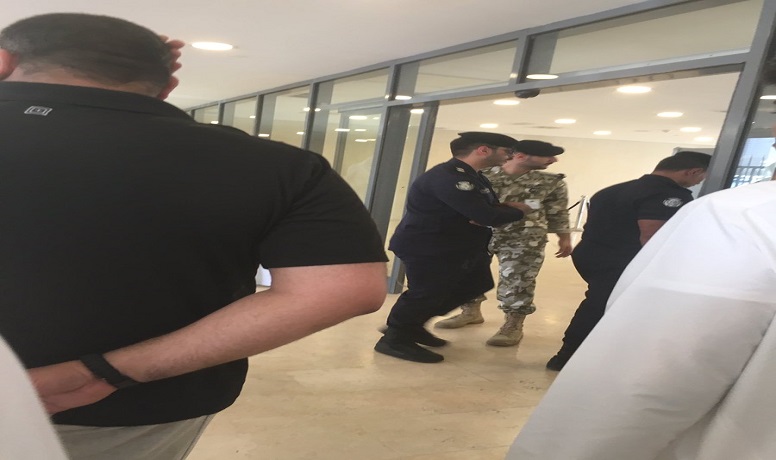 صور جديدة من موقع اعتصام الطلبة في مجلس الأمة #وزارة_التربية
