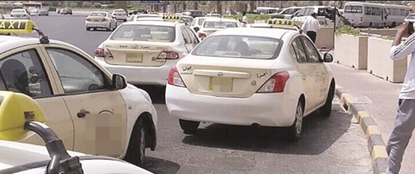 أخيرا… نائب يفتح ملف عدد سيارات التاكسي في الشوارع