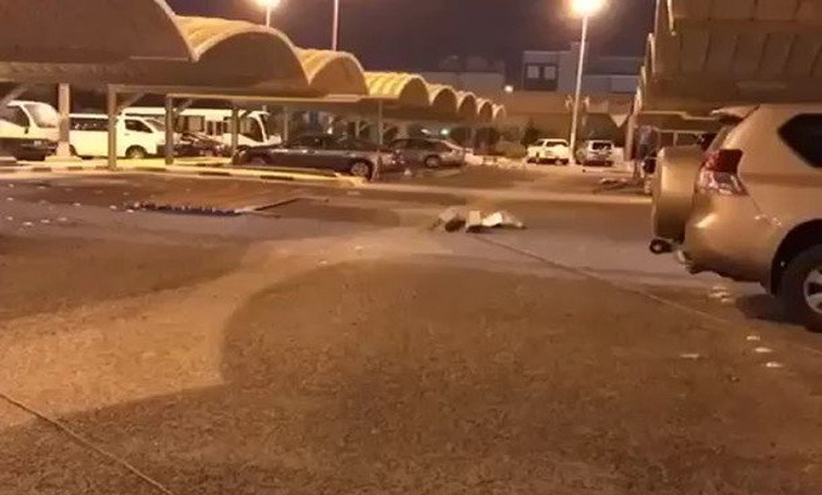 الشارع يبتلع سيارتين في منطقة الزهراء