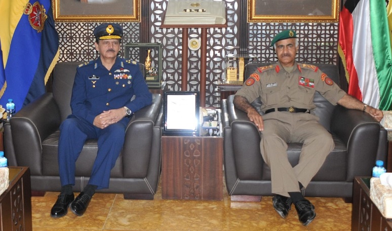 قائد القوات الجوية الباكستانية يزور البلاد لبحث الجوانب العسكرية