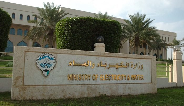 879 موظفاً يقاضون «الكهرباء» في 6 سنوات