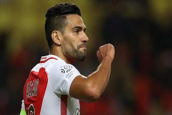 تغريم فالكاو بـ9 ملايين يورو بسبب التهرب الضريبي