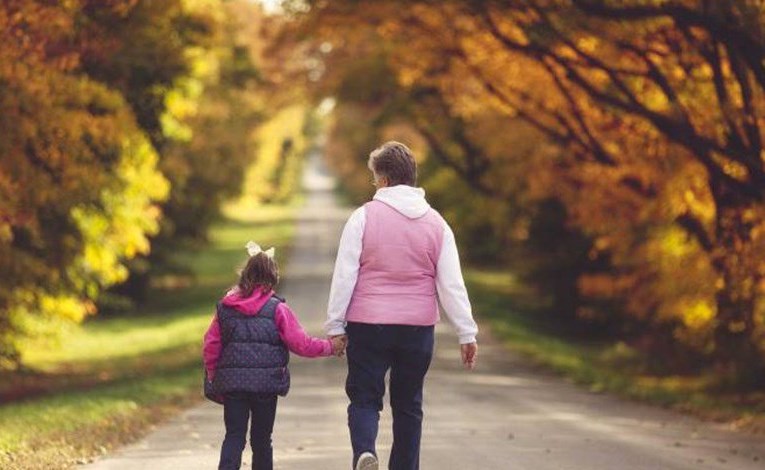 حاول شراء طفلة من جدّتها بمئتي دولار… فكيف انتهى الأمر؟