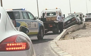 تصوير حادث غريب عرقل السير على «الفحيحيل»