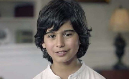 شاهد.. من هو الطفل الذي ظهر في إعلان شركة “زين”؟