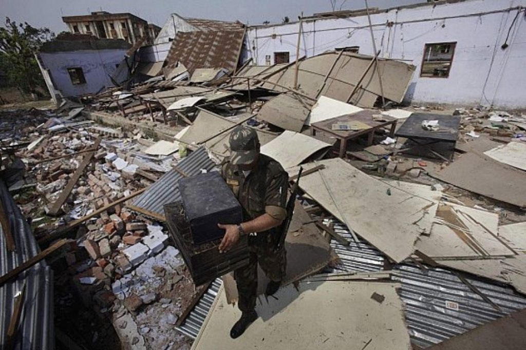 16 قتيلاً جراء عواصف مدمرة شمال الهند