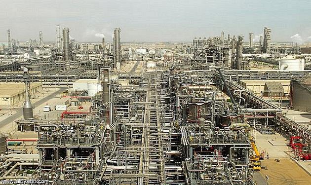 البترول الكويتية : إزالة التلوثات البحرية نتيجة ظهور بقعة الزيت