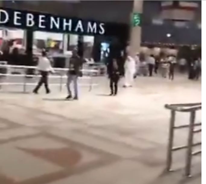 فيديو| إعلامي إسرائيلي : مواطن كويتي أرسل إلي  طلب تطبيع من مطار الكويت!!