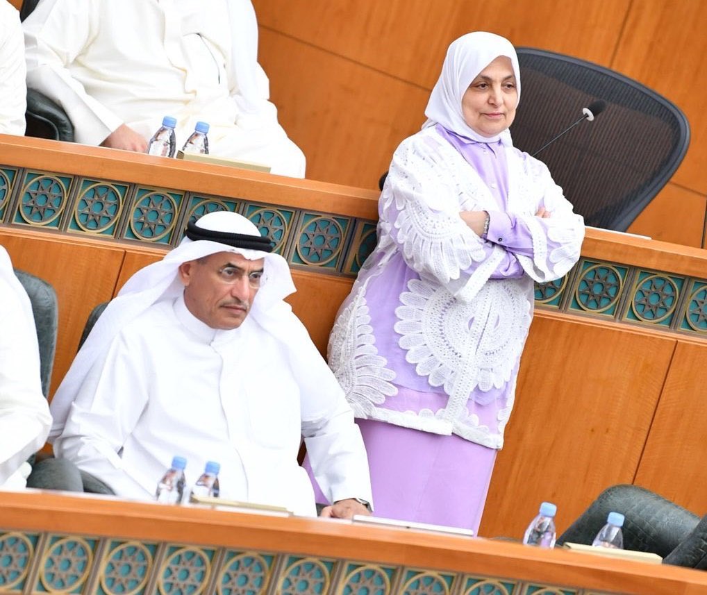 صورة من داخل #مجلس_الأمة لوزيري النفط والشؤون #بخيت_الرشيدي #طرح_الثقة