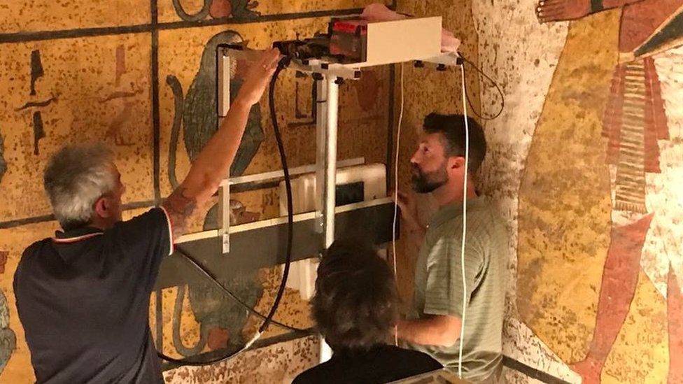 الآثار المصرية تنفي وجود غرف سرية خلف مقبرة توت عنخ أمون