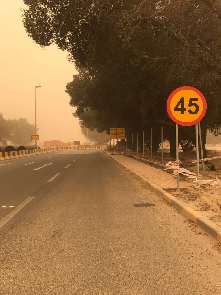 “هيئة الطرق” لمستخدمي الطرق : التزموا بالسرعات المحددة  لتجنب الحوادث