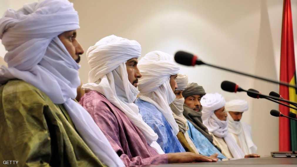 الجزائر تطرد 105 من مالي لعضويتهم في جماعات إرهابية