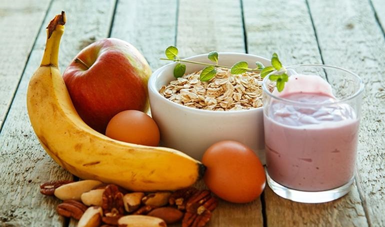 أطعمة مثالية على السحور في شهر رمضان المبارك