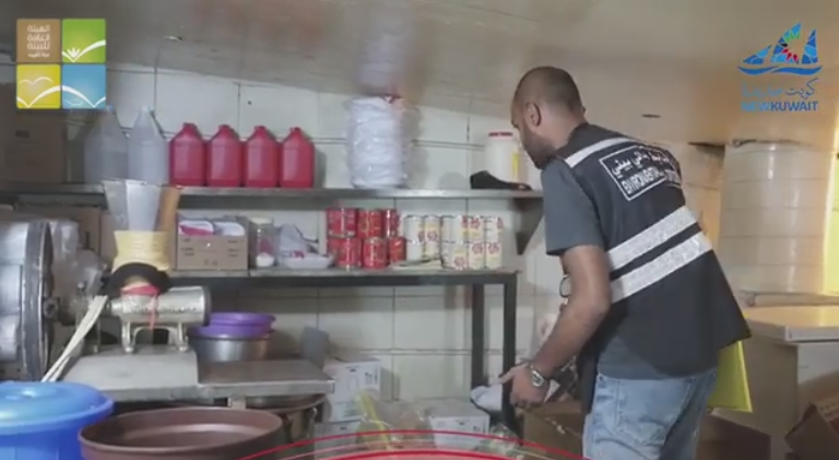 بالڤيديو | 7 مخالفات لمطاعم ومراكز تجارية في الأحمدي