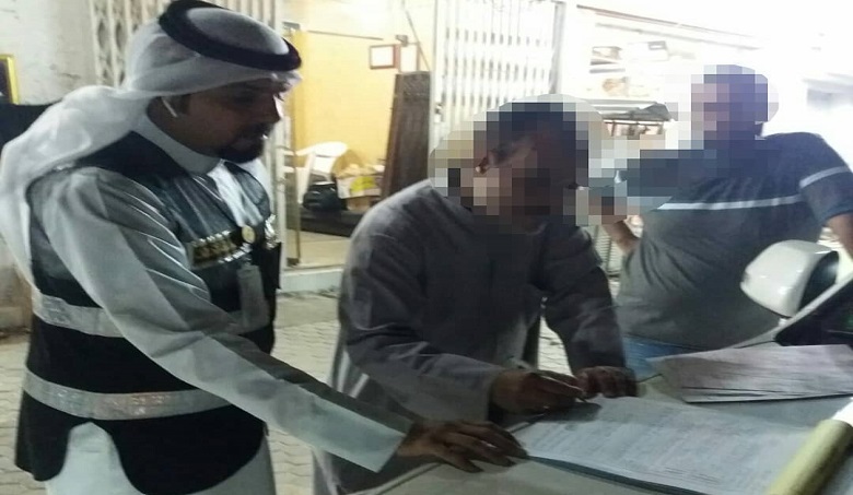 صورة | 5 محلات تستغل مساحة غير مرخصة في الفروانية