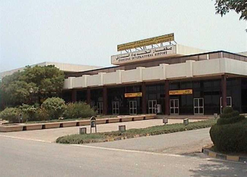 التحالف العربي يقصف مواقع الحوثي في مطار الحديدة