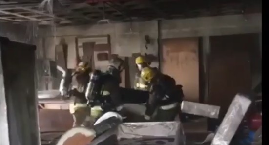 اخماد حريق منجرة بالضجيج