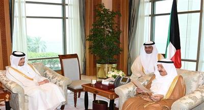 سمو الأمير يتسلم رسالة خطية من أمير قطر