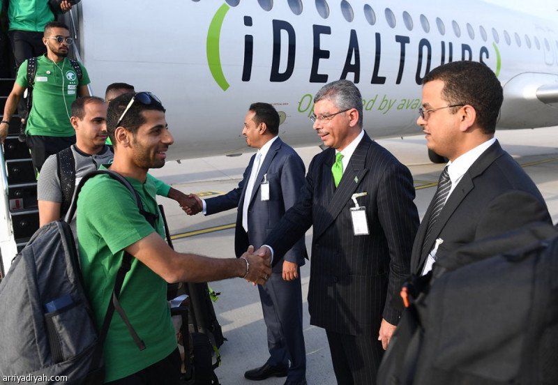المنتخب السعودي الأول لكرة القدم يصل مدينة كولونيا الألمانية