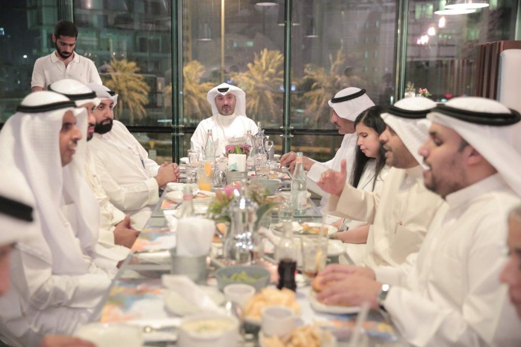 “وزير الإعلام”: دعم المبادرات والرؤى لتذليل الصعاب أمام شريحة المكفوفين