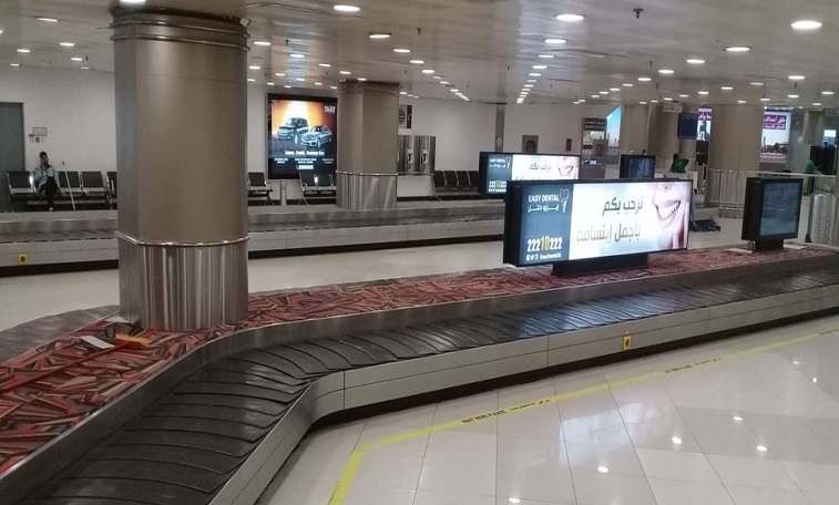 تحديث سجاد أجهزة نقل الأمتعة والسيور في صالة القادمين بالمطار